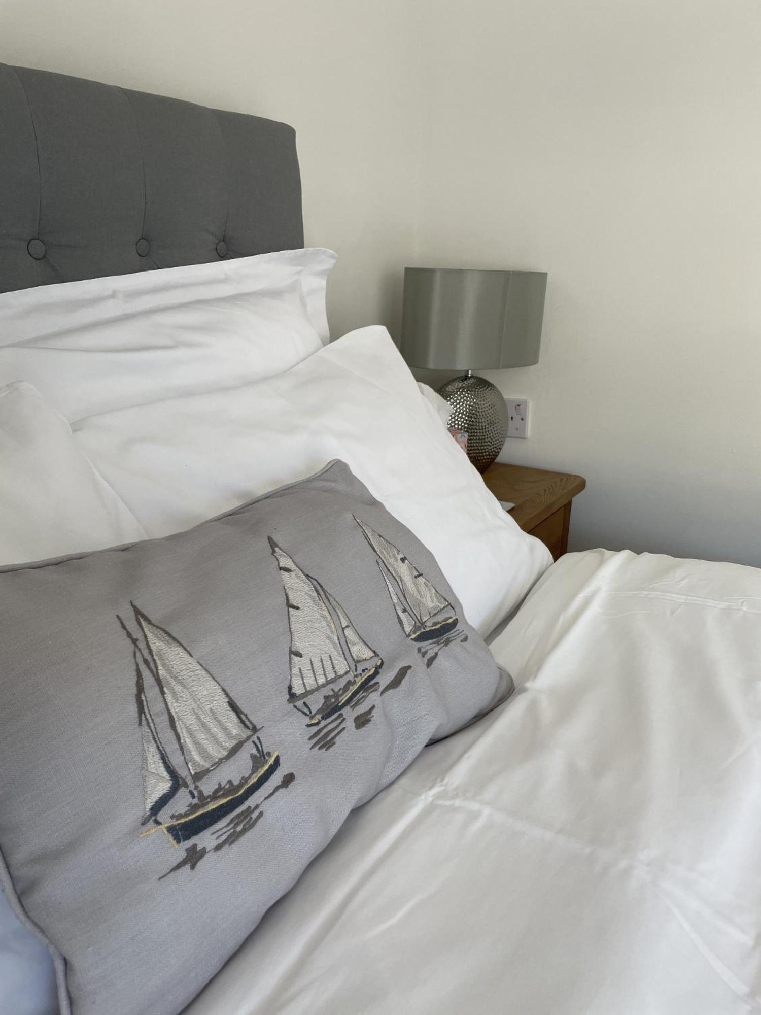 Little Mainstone Guest House Looe Buitenkant foto